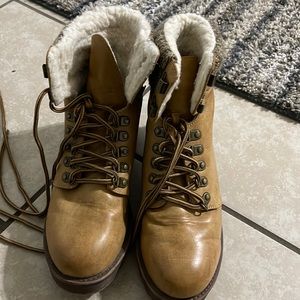 Size 7.5 Faux Lined Brand is MIA